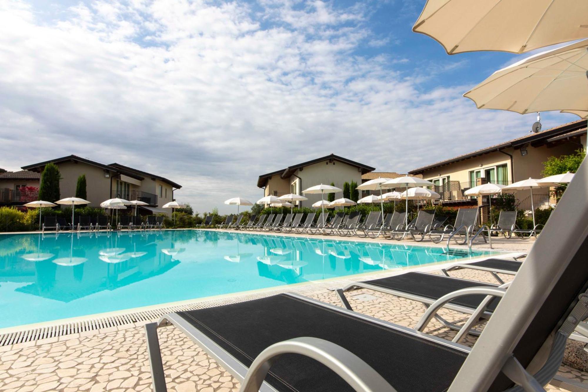 Lake Garda Resort Moniga del Garda Exterior photo